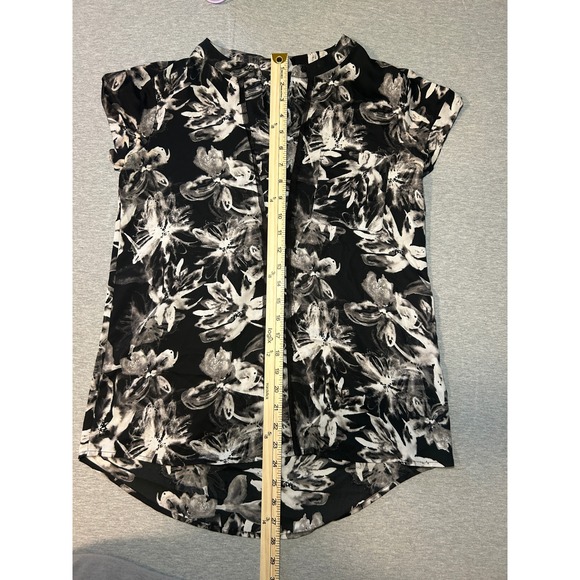 Simply Vera Vera Wang Womens Black White Floral Print Short Sleeve V Neck Top XS - Picture 2 of 9